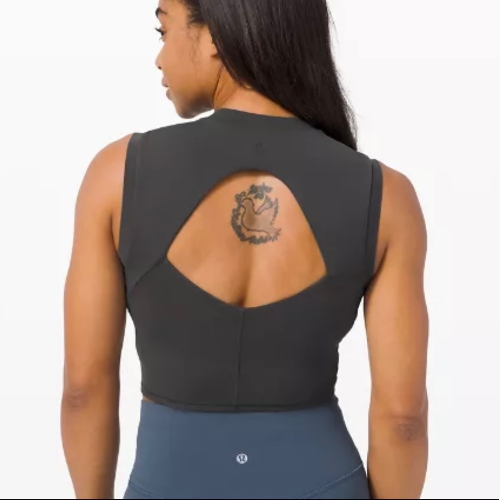 NWT Lululemon Sweat Intention Top Size 6 Graphite Gray Built In Bra